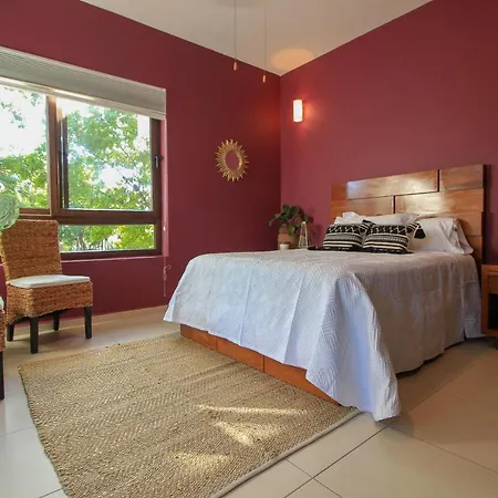 Amazing 2 Bedrooms Condo With Pool Facilities, Balcony And High Speed Internet